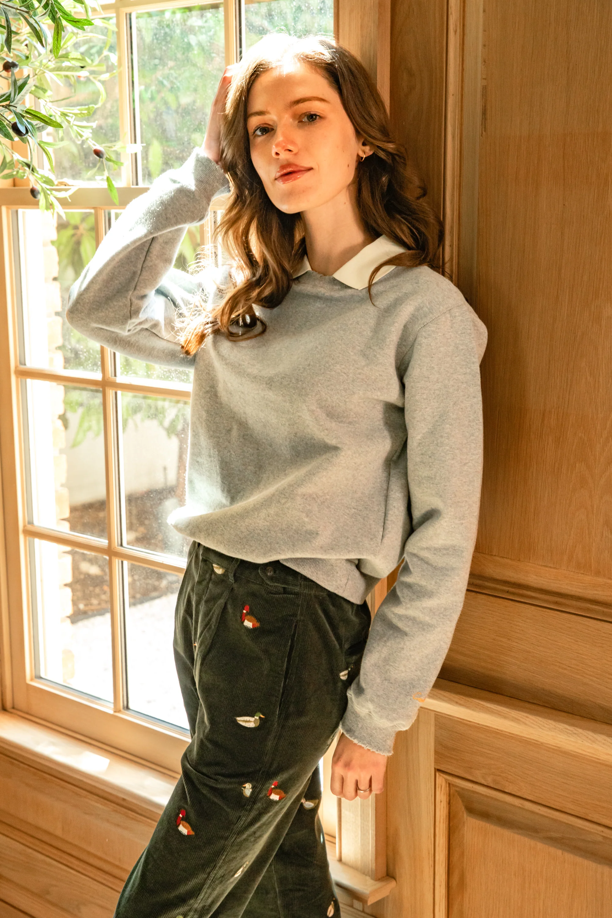 Women's Collared Crewneck Sweatshirt - Image 4